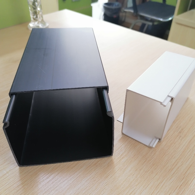 ワイヤーの混乱を管理するためのプロのカスタムPVCケーブルコンシーラーレースウェイPVCケーブルトランキングワイヤーオーガナイザー