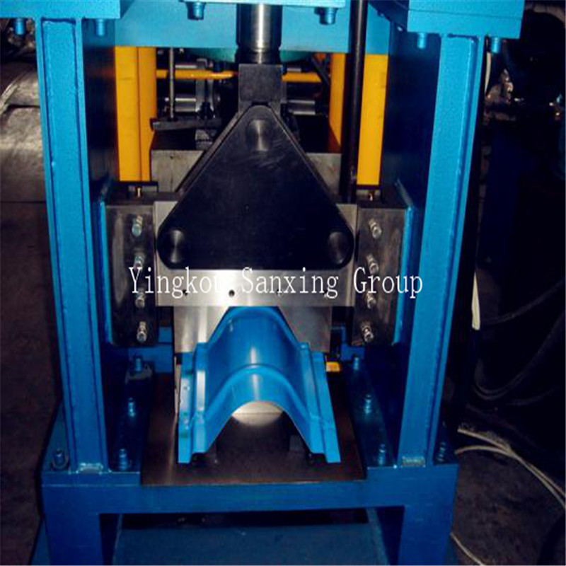 釉瓦ロール成形機