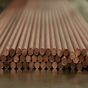 赤い銅のスティック