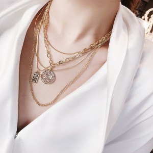 シンプルで多用途のセーターチェーン