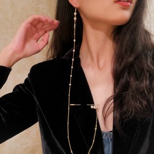 ブローチ接合イヤリング