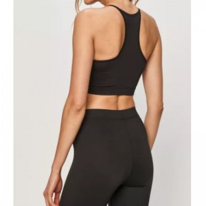 タイトフィットスポーツスーツ