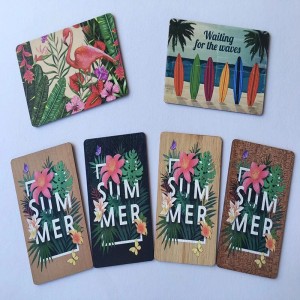 木製の部屋カード