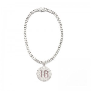 ファッショナブルな丸い手紙鎖とダイヤモンドペンダントを刻ませた