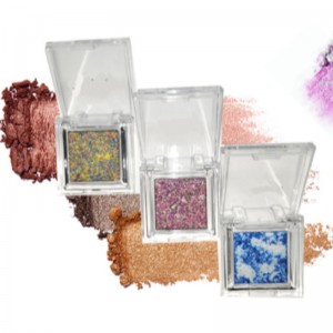 新しいアイシャドウ