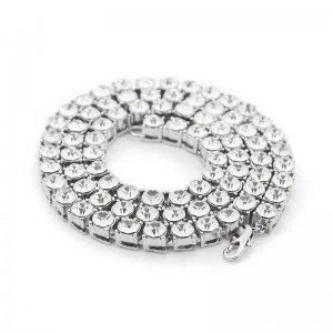 ヒップホップはキューバチェーンでいっぱいです