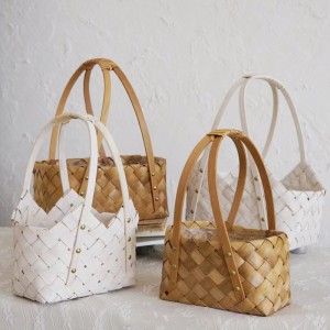 フラワーバスケットを取り扱ってください