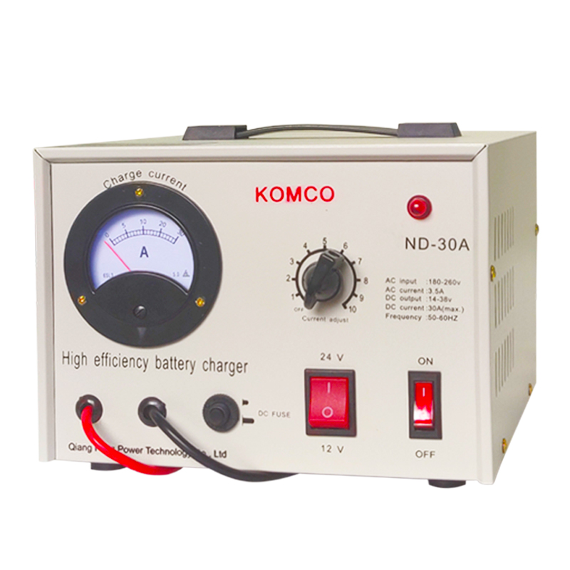 KOMCO AGMは、自動車の純銅充電器12V24Vのインテリジェントバッテリ充電器を高出力で開始して停止します。