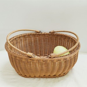 絶妙な手書きの楕円形のrattanバスケット