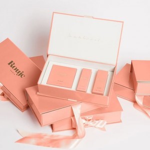 豪華な化粧品包装ボックスカスタムロゴスキンケア化粧品用エッセンシャルオイル香水パッケージボックス香水ボックスパッケージ