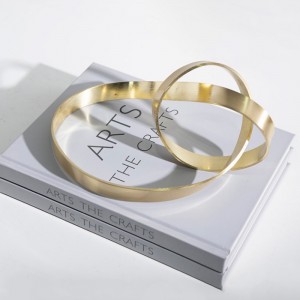 ゴールドメビウスストリップ