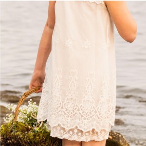 女の子の服2022年夏の女の子のコットンレースドレス