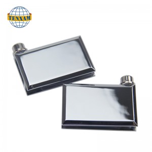 左と右のヒンジ