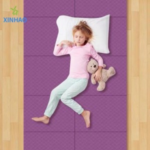 卸売折りたき旅行ヨガマット4mm/5mm厚さクラスエクササイズ、オフィスレスト、パークキャンプに持ち運びが簡単