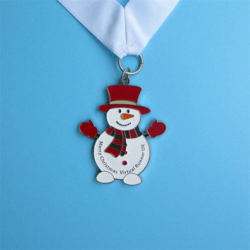無料のプロのデザインクリスマスメタルギフトスノーマンメダリオンペンダントスポーツメダル