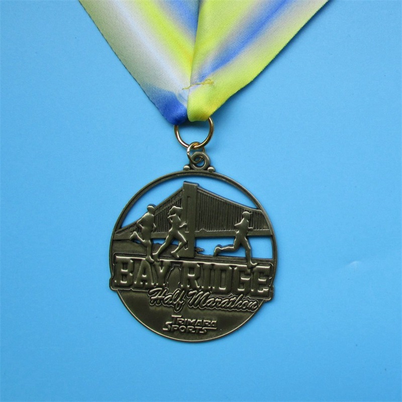 ランニングマン特別デザインメダルホロークールメッキゴールドニューマラソン賞メダル