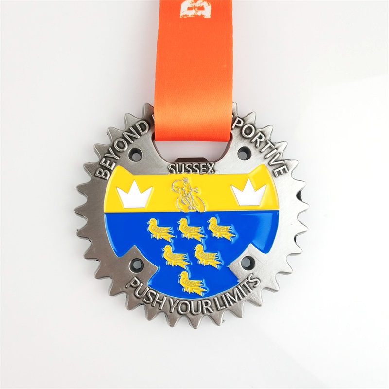 記念メダルは、ランニングのためのメダルとリボンをスポーツします