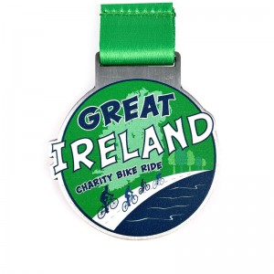 カスタムトロフィーとメダルスポーツゴールドミリタリースポーツサイクリングメダルリボンメタルフットボール3Dメダルインターロックメダル