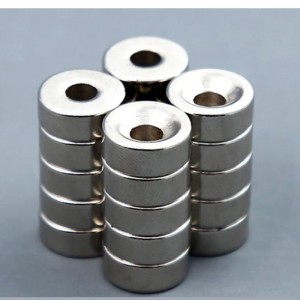 カウンターサンクヘッドホール円筒形の磁石