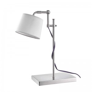 客室のワークステーションでの調整可能なタスクランプ