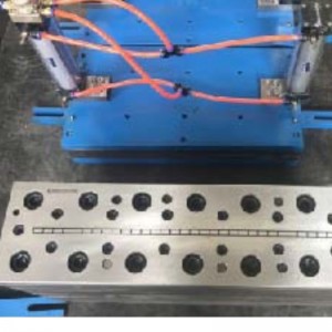 PVCバスシリーズ用の押出金型