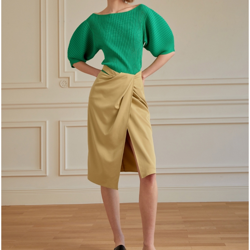 フランスのホリデースタイルプリーツスリットスカート女性2023新しいオールマッチスカート