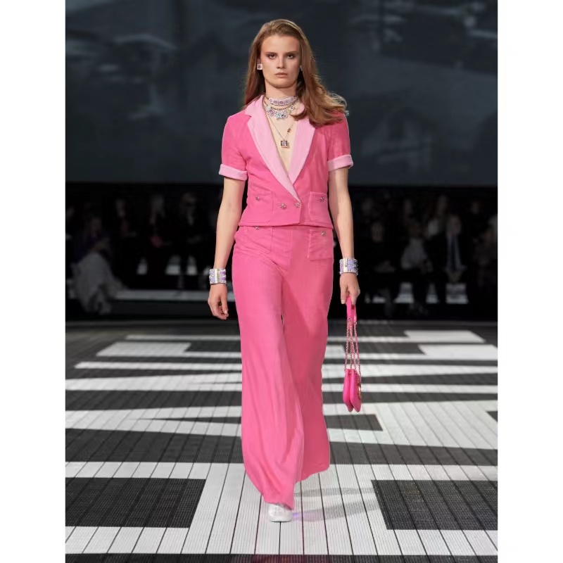 Barbie/Childlike Barbie Aesthetic/sweet Pink/sets catwalk