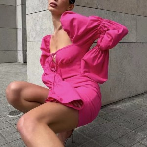 セクシーな四角いネックラップヒップパフスリーブドレス