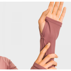 クロップドフィンガーコットOネックヨガシャツ