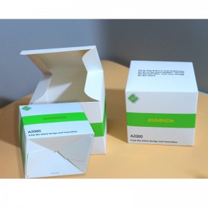 充電器と充電ケーブルの梱包箱