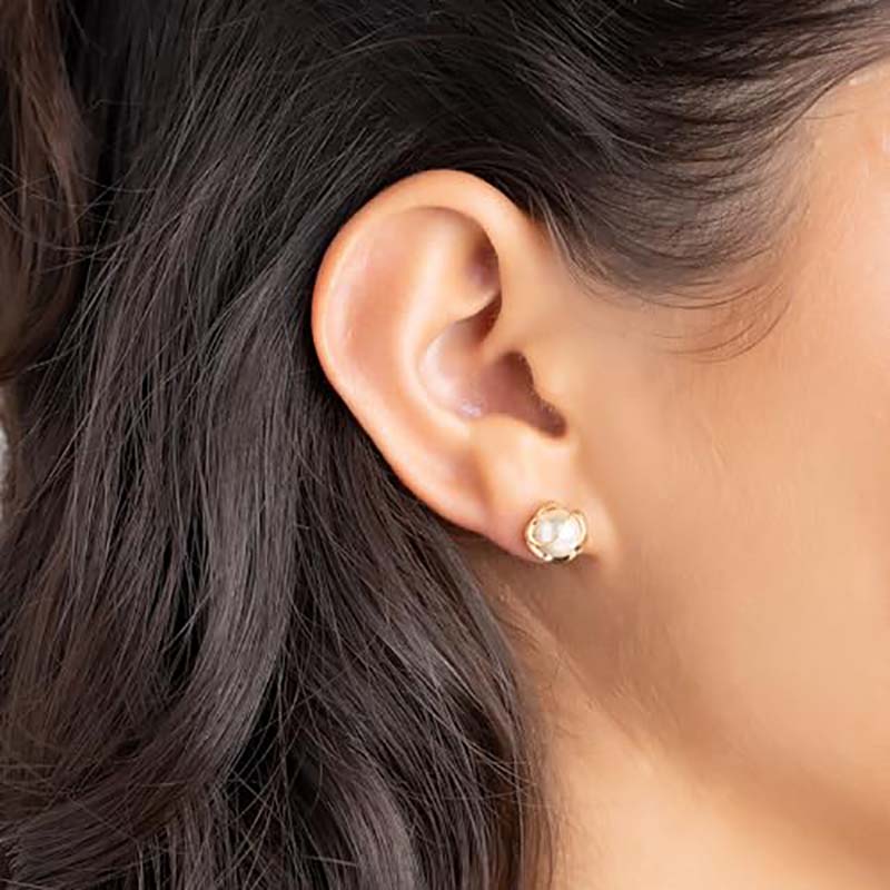 Honde 18K ゴールドメッキケージパールスタッドピアス、4MM