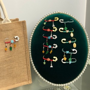 中国語-スタイルラッキーブローチ