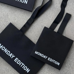 ノワールラックスキャリーバッグ