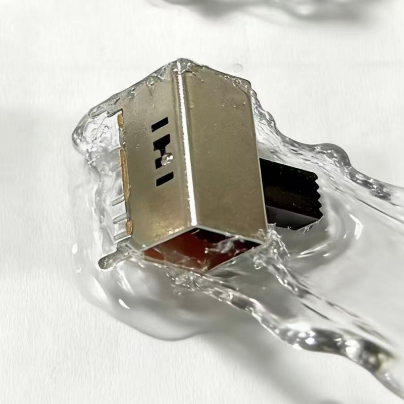 IP67 と IP68 の違い:\\防水スイッチ保護定格の本当の違いは何ですか?